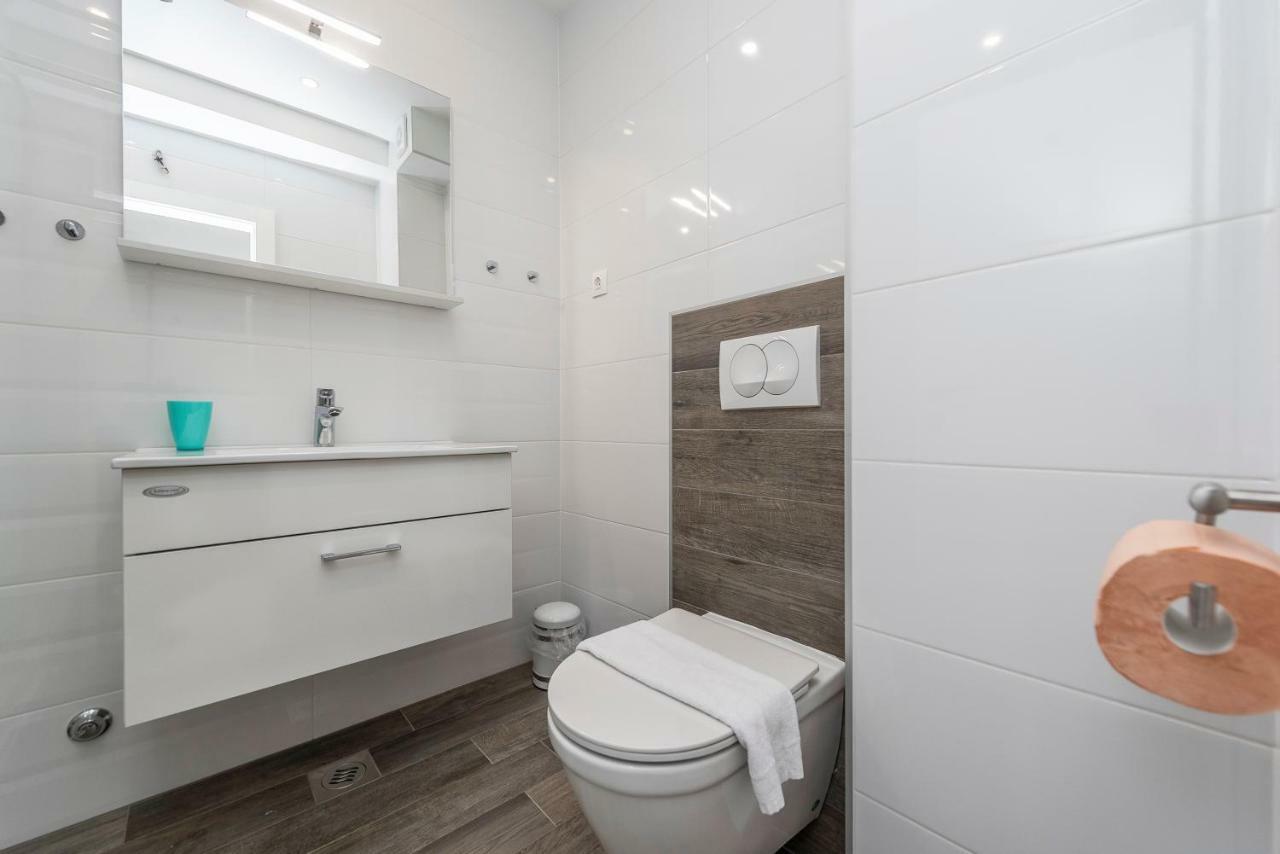 Adris 2 Luxury Modern Apartment With A Pool Novalja Eksteriør bilde