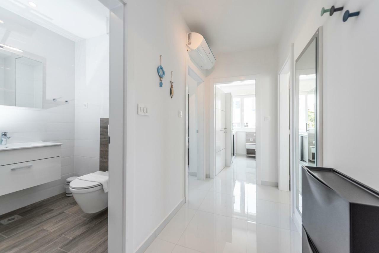 Adris 2 Luxury Modern Apartment With A Pool Novalja Eksteriør bilde