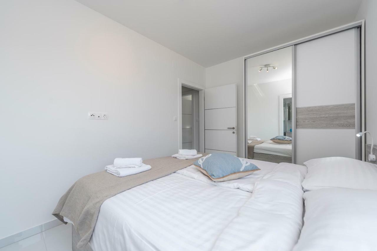 Adris 2 Luxury Modern Apartment With A Pool Novalja Eksteriør bilde