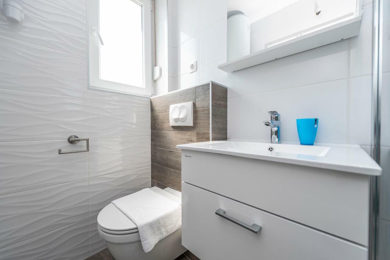 Adris 2 Luxury Modern Apartment With A Pool Novalja Eksteriør bilde